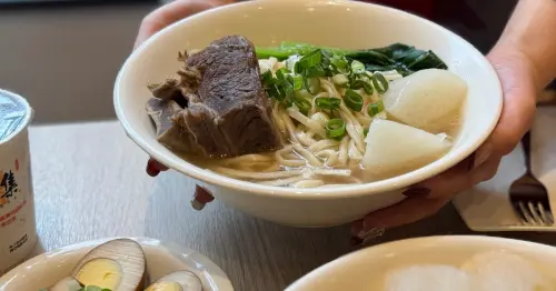 八方雲集賣牛排！350元「美國帶骨牛小排麵」開賣，嚴選Choice等級挑戰連鎖牛肉麵天花板。