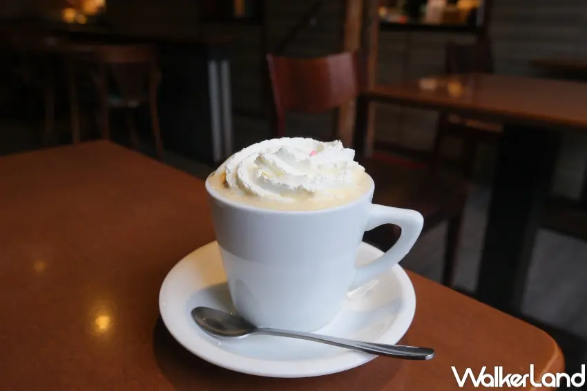 ▲維也納咖啡搭配鮮奶油與巧克力米，展現南美咖啡復古特色（攝影：張人尹）