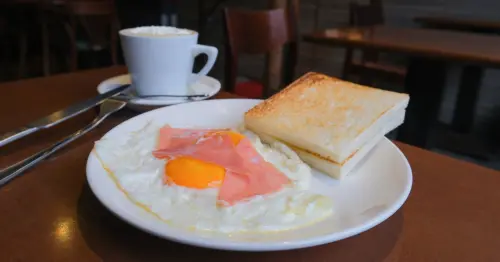 西門老派約會咖啡廳！70年的老店南美咖啡，現煮咖啡 雙蛋火腿吐司早餐必吃。
