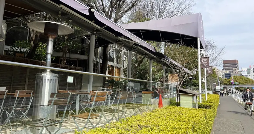 ▲延續品牌一貫的質樸溫馨風格,大量自然採光與綠意窗景,打造出如同歐洲鄉村早餐屋般的靜謐氛圍。