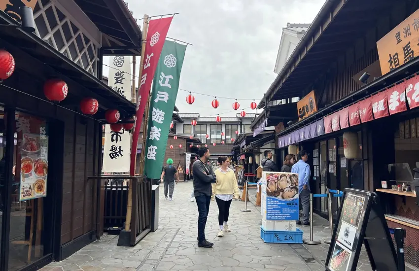 ▲從市場前站步行不到 5 分鐘，你就能看見濃厚江戶風情的街廓。