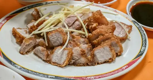 米其林推薦！大稻埕 80 年賣麵炎仔，晚來就吃不到的酥脆紅燒肉。