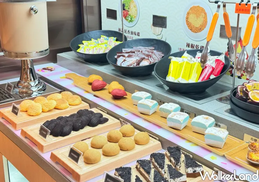 ▲海底撈甜點吧實現甜點自由，現切水果與精緻蛋糕通通無限量供應。