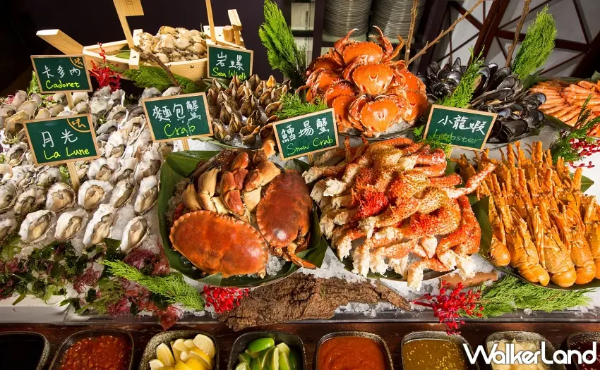 ▲文華Café「週末午間鮮．吃．吧」海鮮餐檯暢快享用多款嚴選季節海鮮。圖／台北文華東方酒店提供；窩客島整理