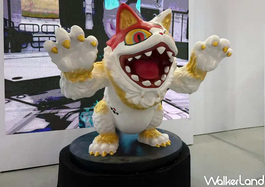 ▲松菸玩具設計展免費入場！路遙圓創至3/8展出故宮翠玉白菜刺刺、貓的抱抱、貓錦獸一系列玩具作品。(攝影：鄭亦庭)