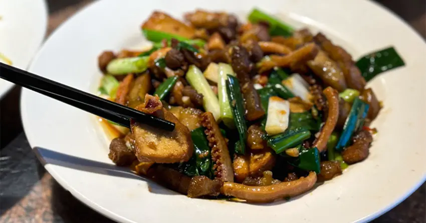 桃園大溪排隊美食！老地方客家菜 內行必點蔥油餅、薑絲大腸，白飯免費CP值高