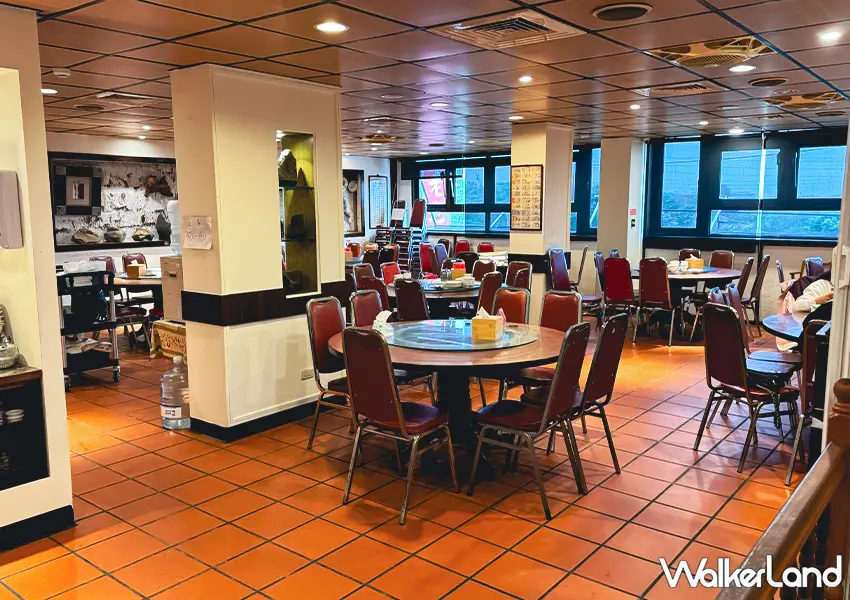 ▲桃園大溪排隊美食！老地方客家菜 內行必點蔥油餅、薑絲大腸，白飯免費CP值高