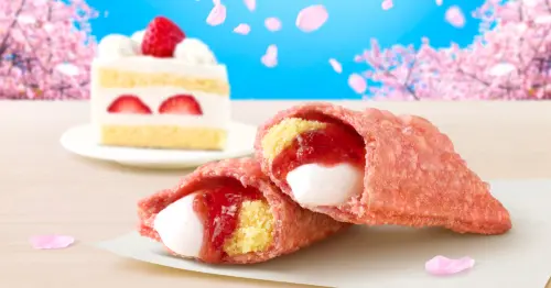 麥當勞草莓蛋糕派 登場！日本限定、三層口感超過癮，期間限定3/11開賣。
