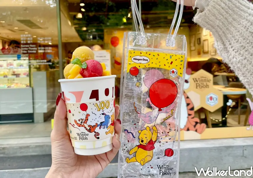 ▲買凍飲即贈送的雙面飲料提袋，透明材質搭配鮮艷的氣球與維尼圖案，超實用。