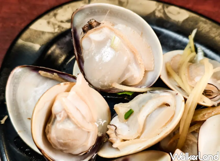 ▲自 2026年3月5日至4月5日,凡消費滿千元,即贈一盤大蛤蜊。(美食好芃友提供)