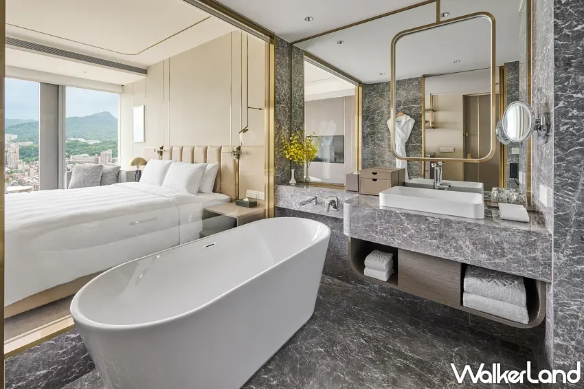 ▲行政豪華客房規劃獨立浴缸與寬敞衛浴空間，提供旅人最放鬆的洗沐體驗。圖／台北漢來大飯店提供