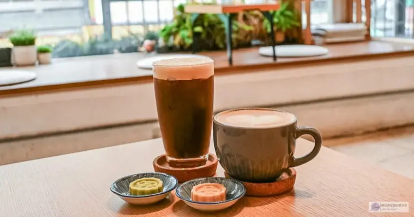 大稻埕老宅琢磨咖啡！必喝醇香虹吸咖啡，點飲料送古早味綠豆糕。