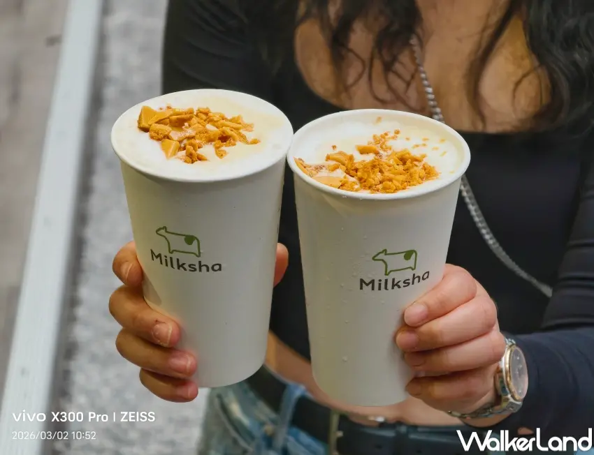 ▲迷客夏4/1推出茶奇諾系列，「琥珀奇諾」以琥珀烏龍為基底搭配焦糖奶泡，呈現濃郁又帶清爽尾韻的口感。（攝影：張人尹）