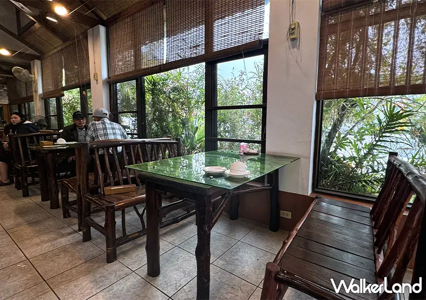 ▲溪頭美食推薦！阿三全筍餐館 南投排隊名店，黑豆豬腳黏嘴膠質滿滿、烏龍茶雞茶香爆。