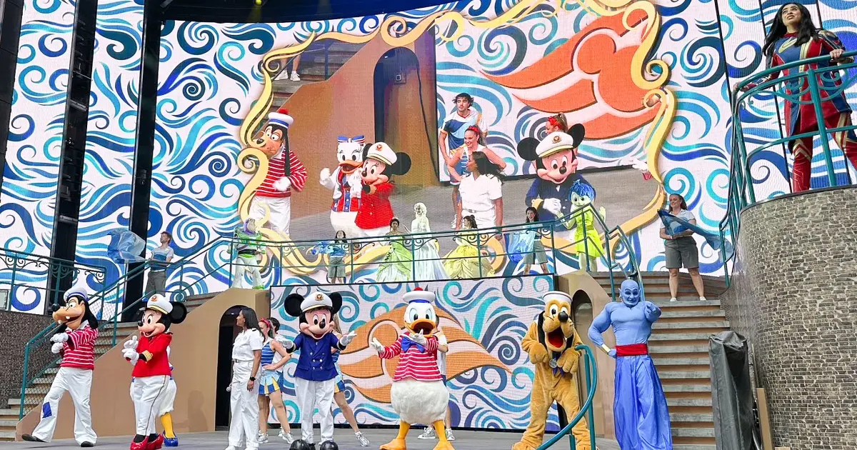 不必飛美歐！迪士尼探險號新加坡啟航開箱，超萌達菲限定品、7大主題區全攻略