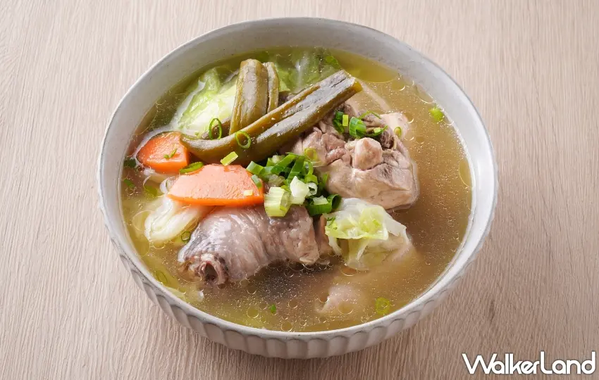 ▲嚴選雞肉與剝皮辣椒慢燉，微辣回甘，開胃提振精神。圖／築地銀だこ提供；窩客島整理