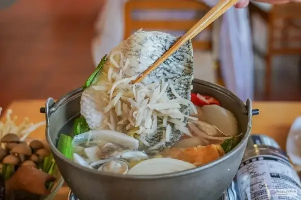 ▲杉林溪櫻花一日遊！最美竹編造型客運站「竹青庭人文空間」吃竹山道地美食。(攝影：部落客 靜兒貪吃遊玩愛分享)