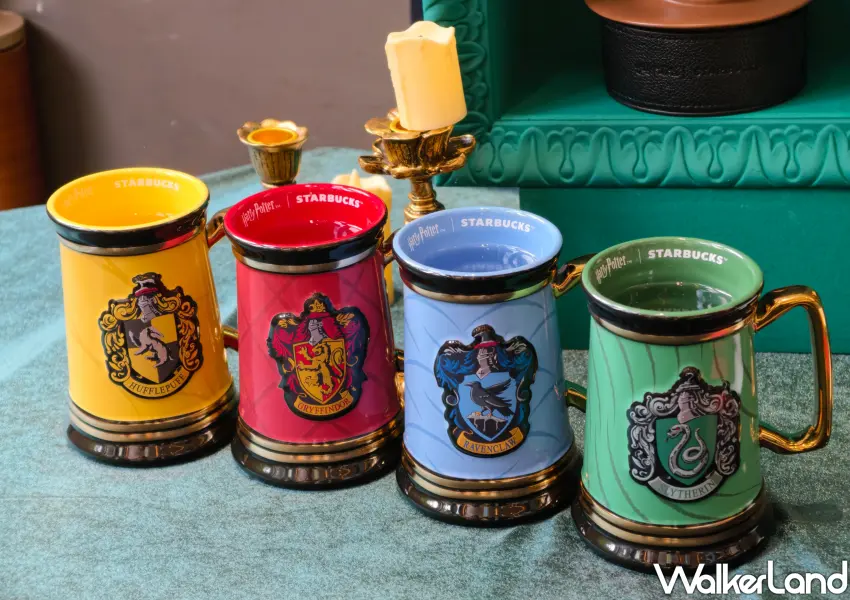 ▲經典款哈利波特學院變色馬克杯，倒進熱水就會浮現學院圖案，充滿神奇魔法驚喜。(攝影：鄭雅之)
