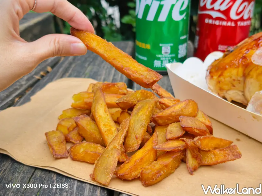 ▲香雞城的人氣配角地瓜薯條，口感綿密鬆軟是大人小孩的最愛。（攝影：鄭雅之）
