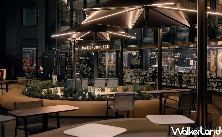 ▲以減法設計保留大量空間，寬敞的用餐區散落於廣場四周，如同一個個小型獨立區域。 圖／春大直提供；窩客島整理