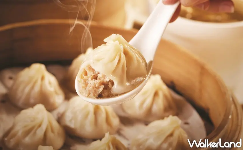 ▲漢來上海湯包招牌小籠湯包以皮薄餡豐、湯汁飽滿著稱，深受國內外旅客喜愛。圖／台北漢來大飯店提供；窩客島整理