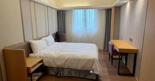 高雄車站平價住宿推薦！鮪魚家族高雄館，近六合夜市附早餐。