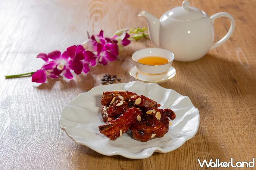 ▲舒肥金華骨經過低溫慢煮1小時,完整鎖住豐潤肉汁,口感極致軟嫩。圖/嘉義福容voco酒店提供;窩客島整理