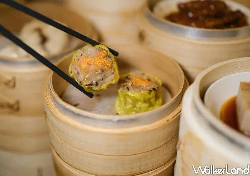 ▲現點現蒸的經典燒賣口感紮實,是新葡苑港式點心中人氣必吃。(攝影:鄭雅之)