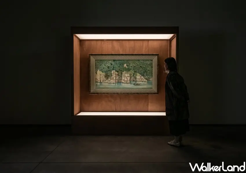 ▲臺南國家美術館「微光中的寫生者」景點展區展示多位畫家在臺灣風景名勝留下的寫生真跡。(照片提供|朗敘設計 攝影|李阮修)