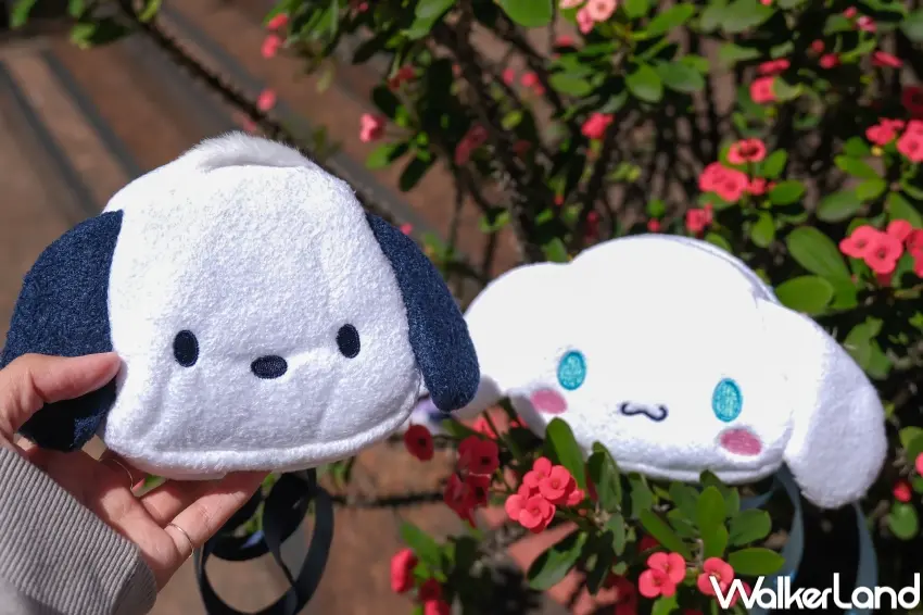 ▲7-ELEVEN三麗鷗寵物周邊還有寵物牽繩背包設計,抽拉式收納袋方便撿便,搭配可調節背帶成為毛孩散步實用配件。(攝影:張人尹)