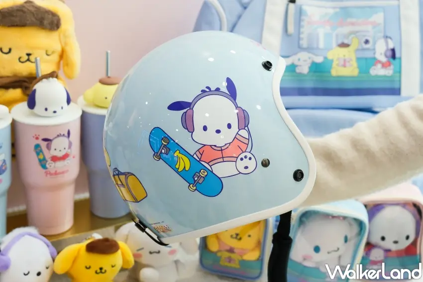 ▲7-ELEVEN同步推出安全帽、計算機與雨傘造型機車手機架等實用小物,把布丁狗、大耳狗喜拿與帕恰狗融入粉絲日常生活。(攝影:張人尹)