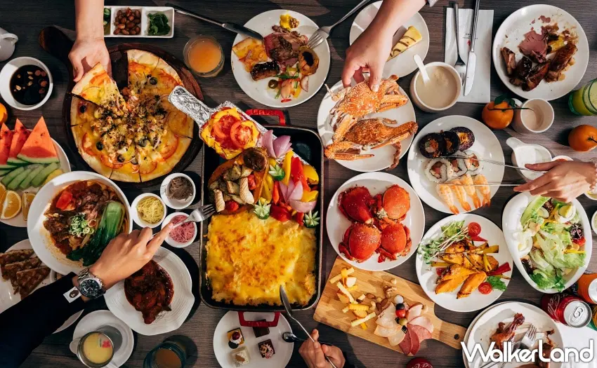 ▲凱撒春季線上旅展祭出買10送1與買50送10優惠，聯合餐券每張最低只要709元。 圖／凱撒飯店連鎖提供；窩客島整理