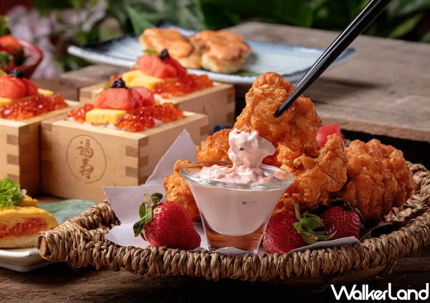 ▲「大分中津唐揚雞」外酥內嫩的唐揚炸雞，沾上特製草莓塔塔醬，果香四溢超解膩。