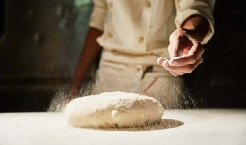 ▲早餐採自助式，供應廣島人氣烘焙坊「Aloft」的手工麵包。