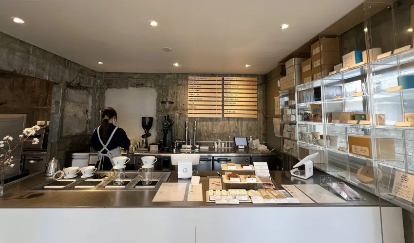 ▲改建後，並沒有刻意抹去過去，而是選擇保留那些帶有歲月痕跡的元素。