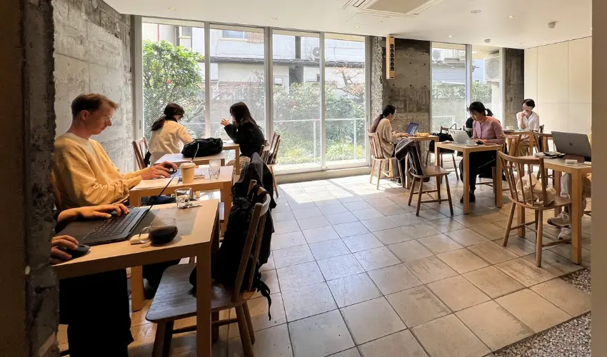 ▲這裡特別適合一個人，或兩個人靜靜相處，並不太適合多人聚會，或需要持續高音量交流的社交場景。