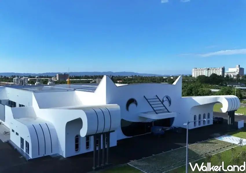 ▲愛貓一生觀光工廠超吸睛的白色貓咪門面，斥資3億打造的特色建築，吸引無數遊客前來朝聖。