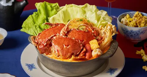 六扇門又升級！190元三蟹叻沙粉絲煲就超佛，旗艦店DIY豆花吃到飽。