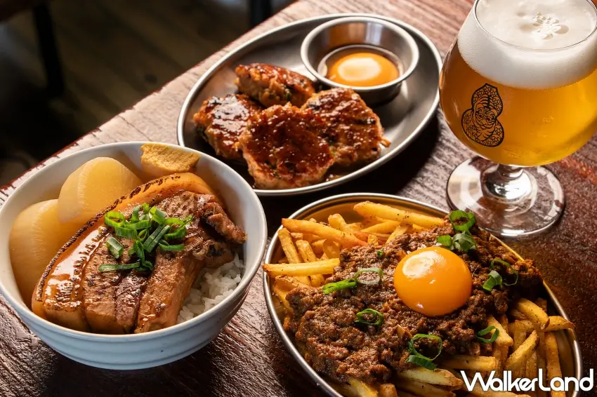 ▲臺虎東門居餃屋 - 櫻花祭。2026年3月16日至4月12日盛大登場的櫻花祭主視覺，邀請酒友在老宅建築與春意微風中感受純粹的日系飲食提案 。圖／臺虎東門居餃屋提供；窩客島整理