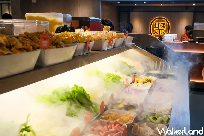 ▲聚 日式鍋物主打日本國產牛火鍋搭配蔬食自助吧吃到飽，王品集團帶動火鍋控粉絲討論話題。（攝影：張人尹）