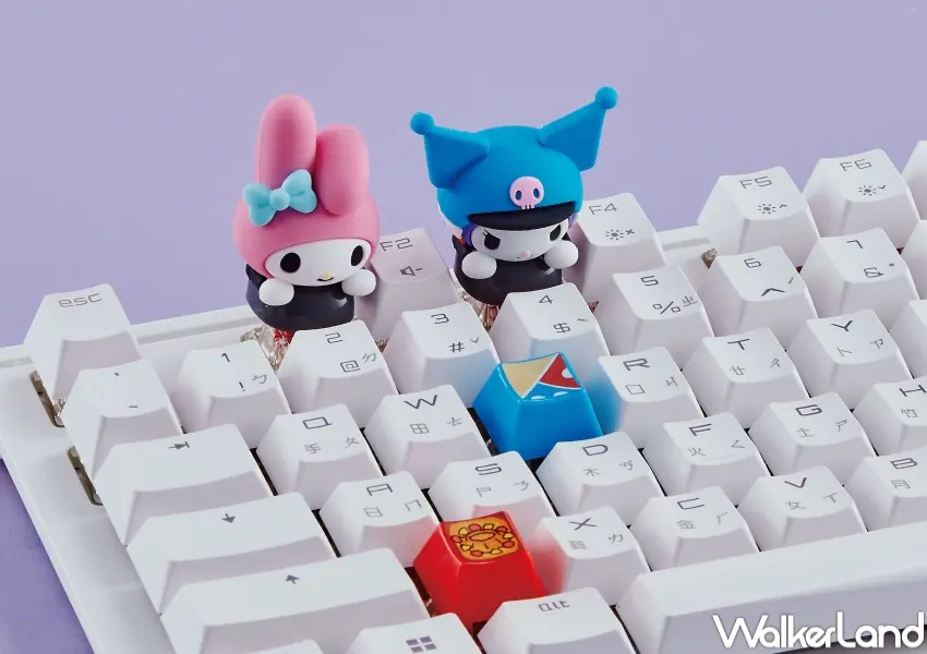 ▲達美樂萌力滿點鍵帽盲盒推出美樂蒂與酷洛米兩款造型，結合火山披薩與外送員元素打造特色設計。