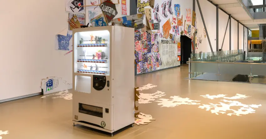 新美館展覽推薦！新北美術館如果這都不算 AI特展亮點，自動販賣機變音樂盲盒。