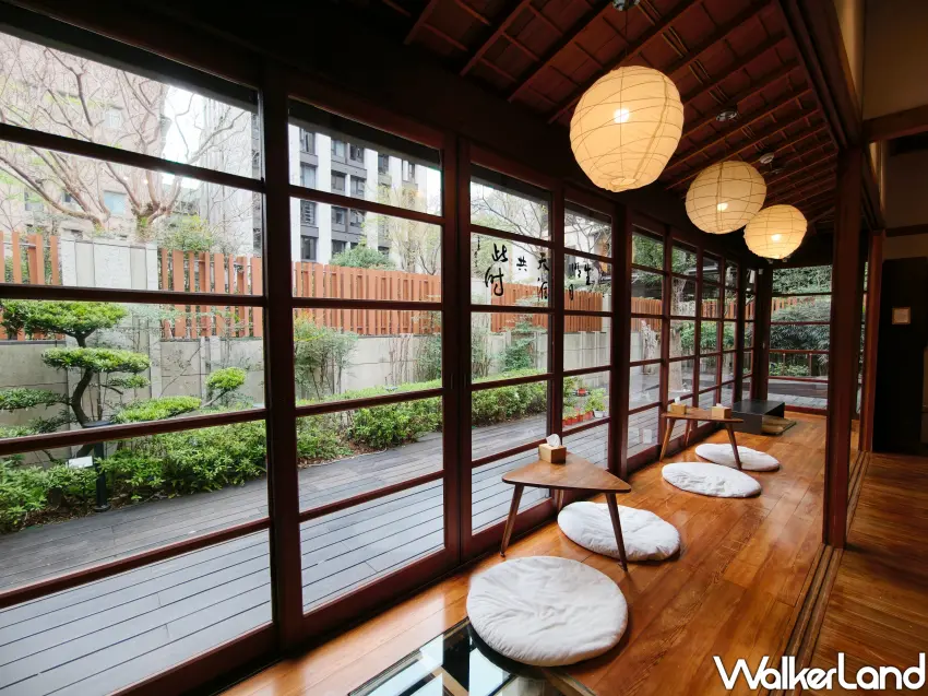 ▲極具禪意的緣側座位區，能近距離欣賞日式庭園美景，感受和洋折衷建築的寧靜魅力。(攝影：鄭雅之)