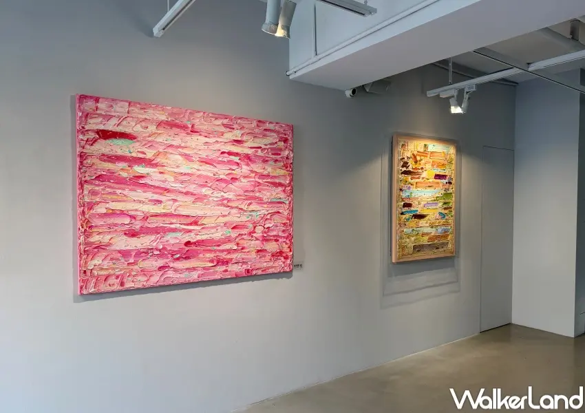 ▲Yi Yi Jeong-Eun 利用高密度厚塗法,將時間與情感轉化為畫布上的具體重量。(攝影:鄭亦庭)