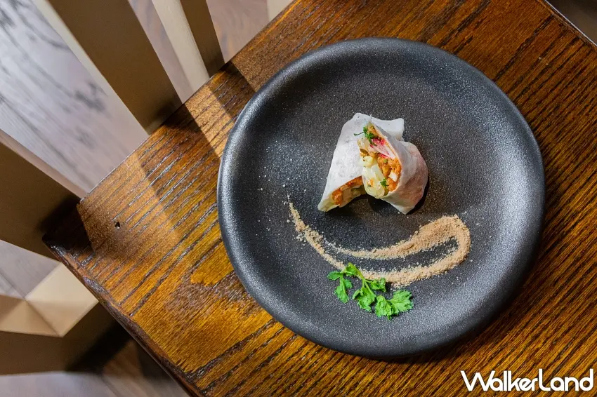 ▲北投麗禧期間限定的現做潤餅捲,每一口都能品嚐豐富餡料與Q彈餅皮,邀請房客體驗清明節「寒食」文化。圖/北投麗禧溫泉酒店提供;窩客島編輯整理