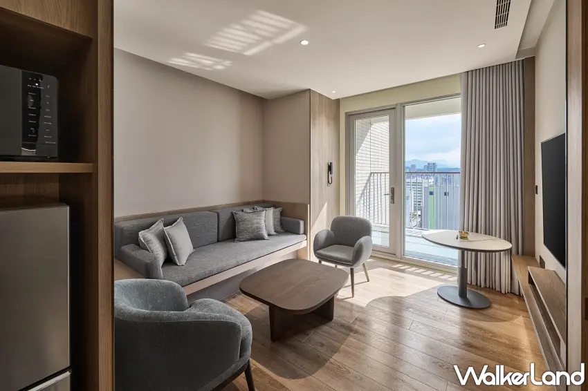 ▲每週五前3間訂房者可享專案升等至價值25000元的嵨開公寓。圖／嵨開安旅提供；窩客島整理