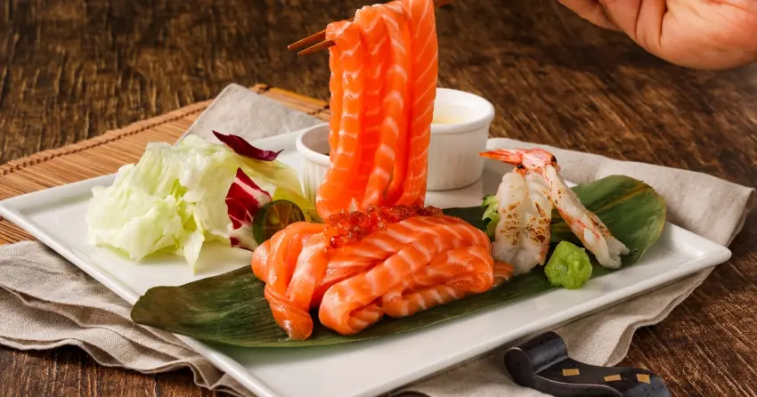 美威鮭魚聯手順億鮪魚！2026春季限定鮭鮪雙拼飯，雙魚座9折與台南獨家鮭魚麵必吃。