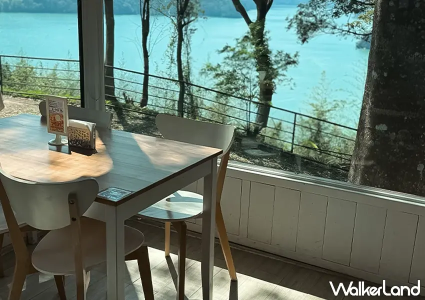 ▲桃園景觀咖啡廳攻略！石門水庫景觀餐廳 4 間一次看，森鄰水岸、環湖咖啡好食必訪清單。