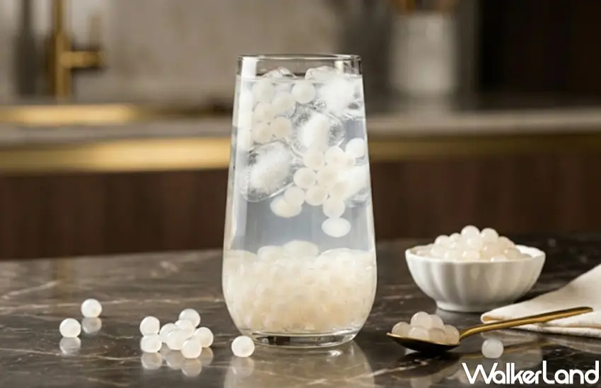 ▲清心福全推出愚人節限定白色珍珠飲品，以全白視覺打造話題感，讓粉絲在春天喝飲料也能同步拍照打卡分享。