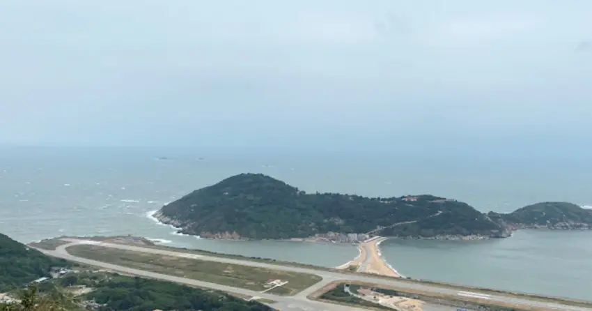 ▲「壁山觀景台」是北竿的制高點，能將島嶼與周邊海域的景色盡收眼底，特別適合在傍晚時分前來欣賞夕陽。